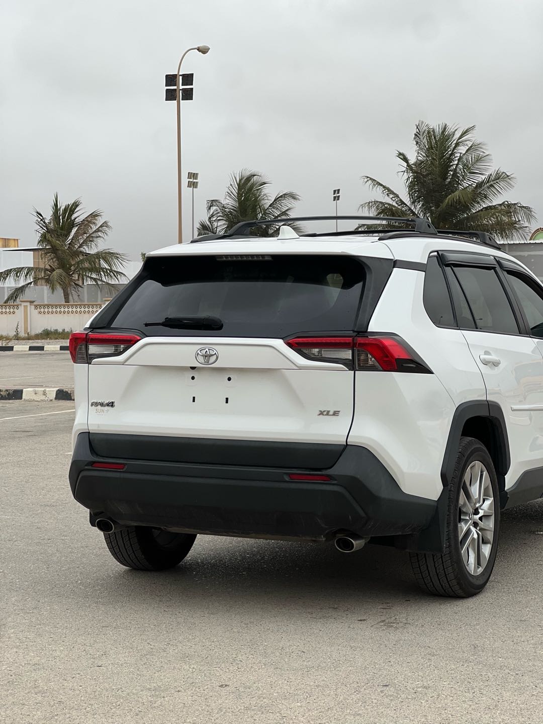 Car Image 2019 TOYOTA RAV4 XLE