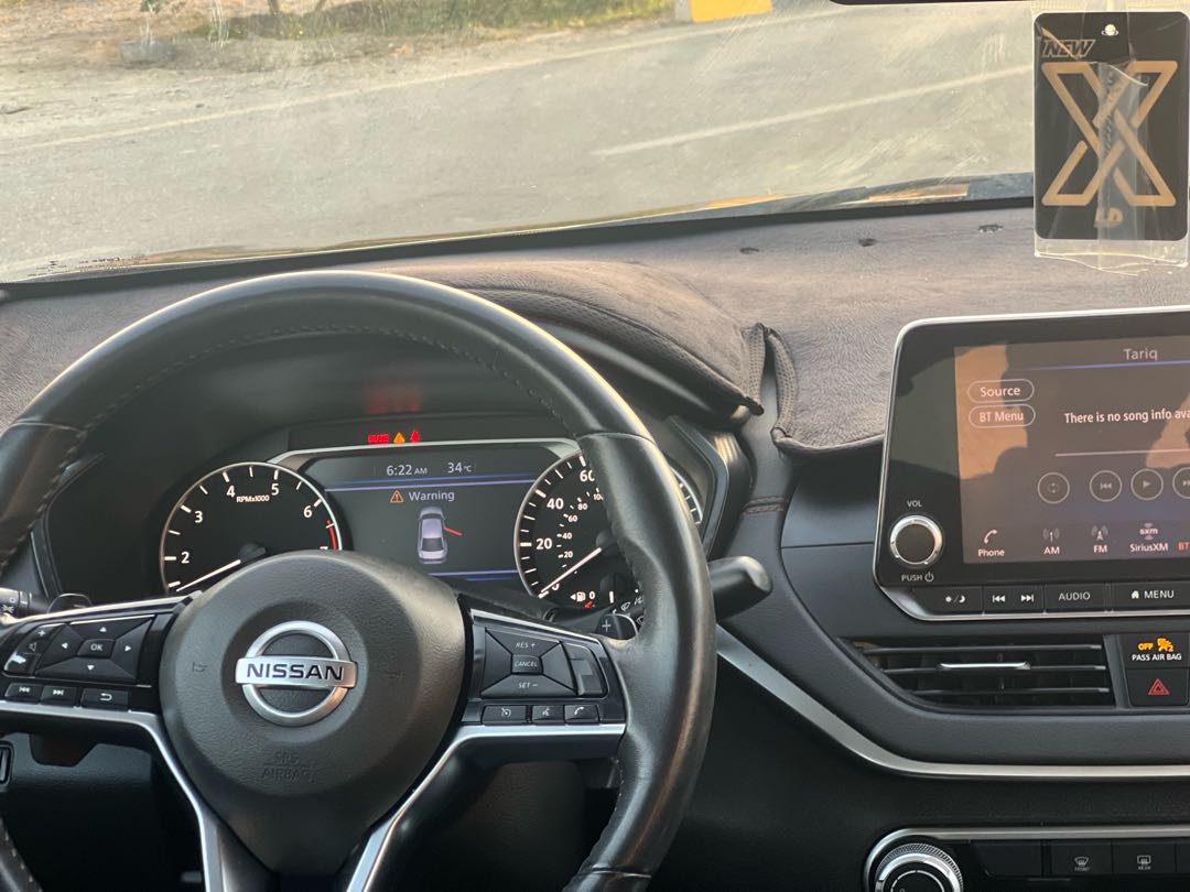 Car Image 2020 NISSAN ALTIMA SR