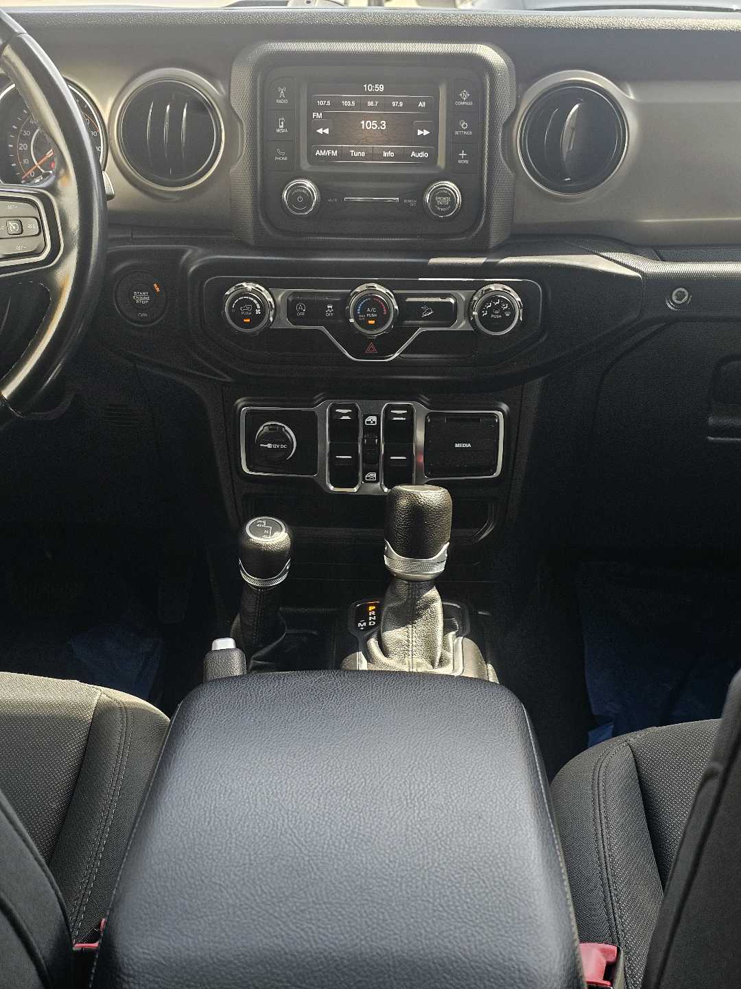 Car Image 2020 JEEP WRANGLER Sport