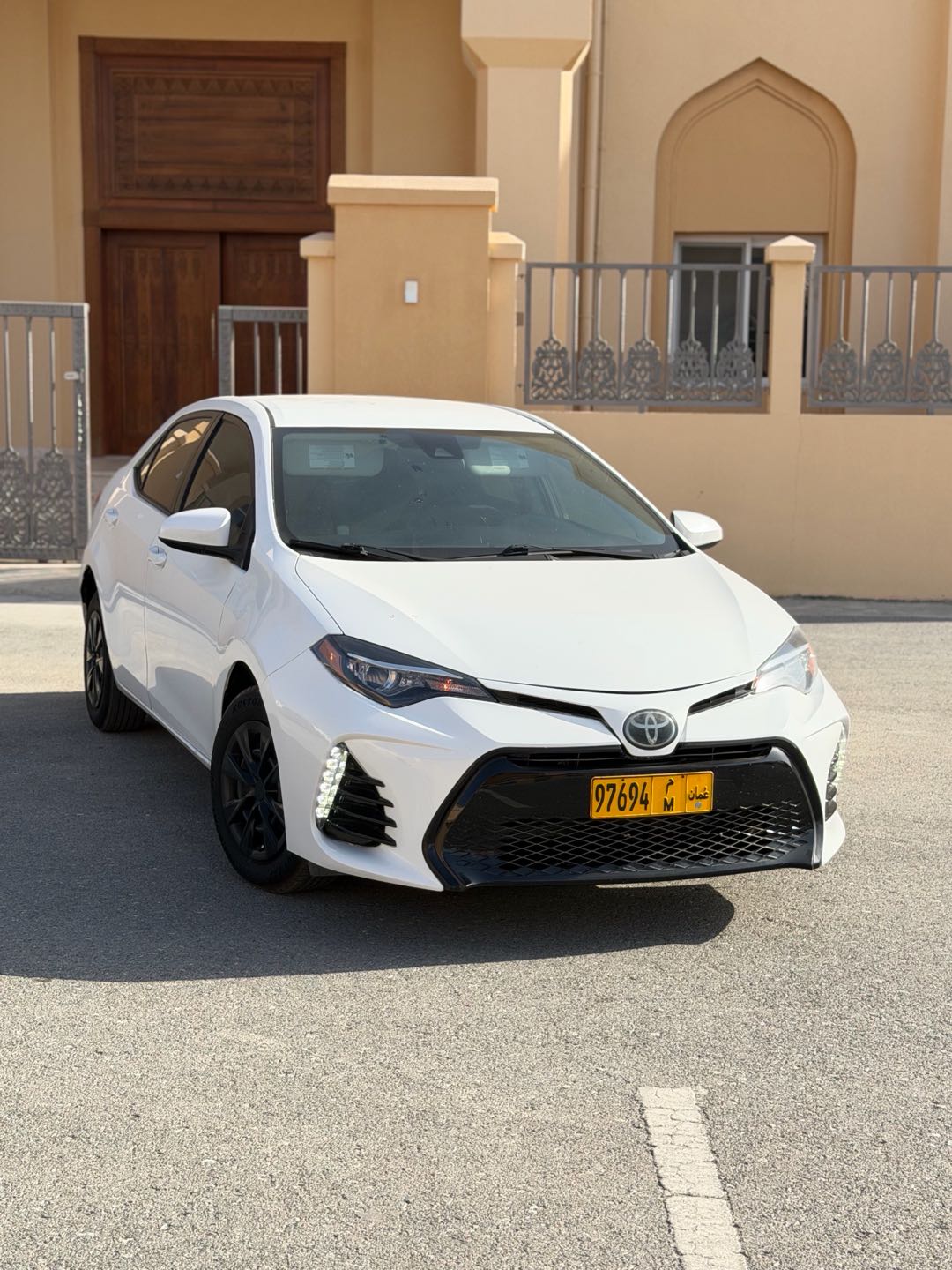 Car Image 2019 TOYOTA COROLLA LE