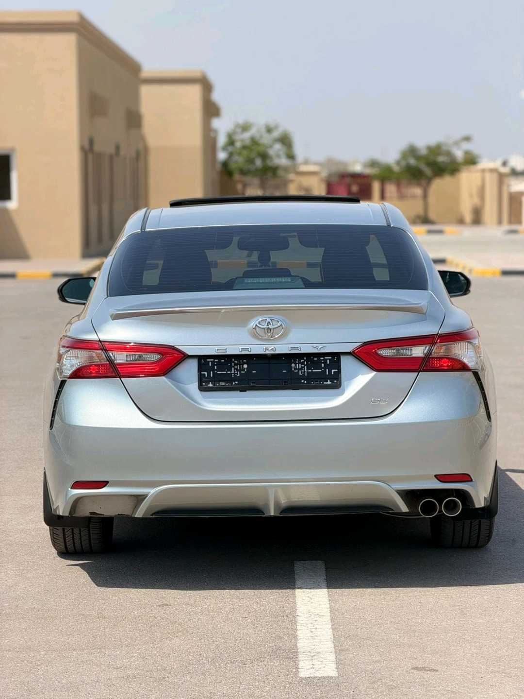 Car Image 2018 TOYOTA CAMRY SE