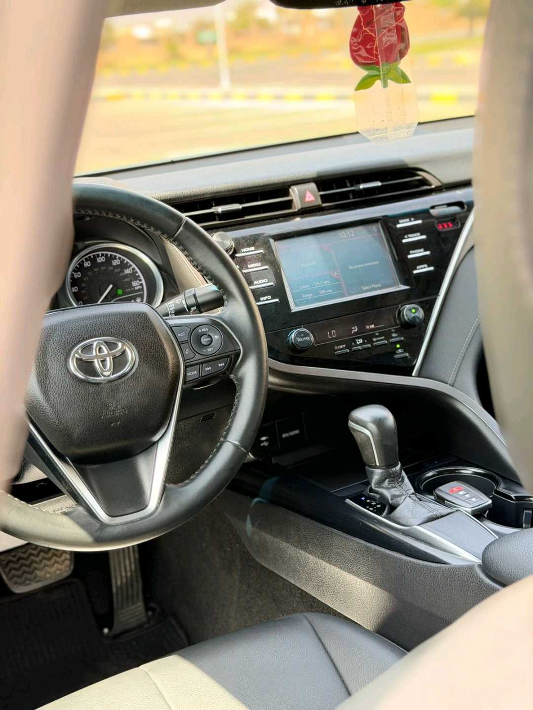 Car Image 2018 TOYOTA CAMRY SE