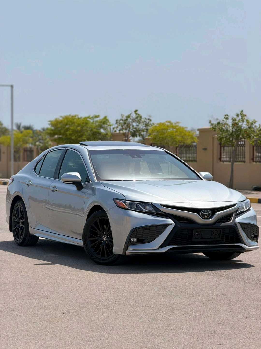 Car Image 2018 TOYOTA CAMRY SE