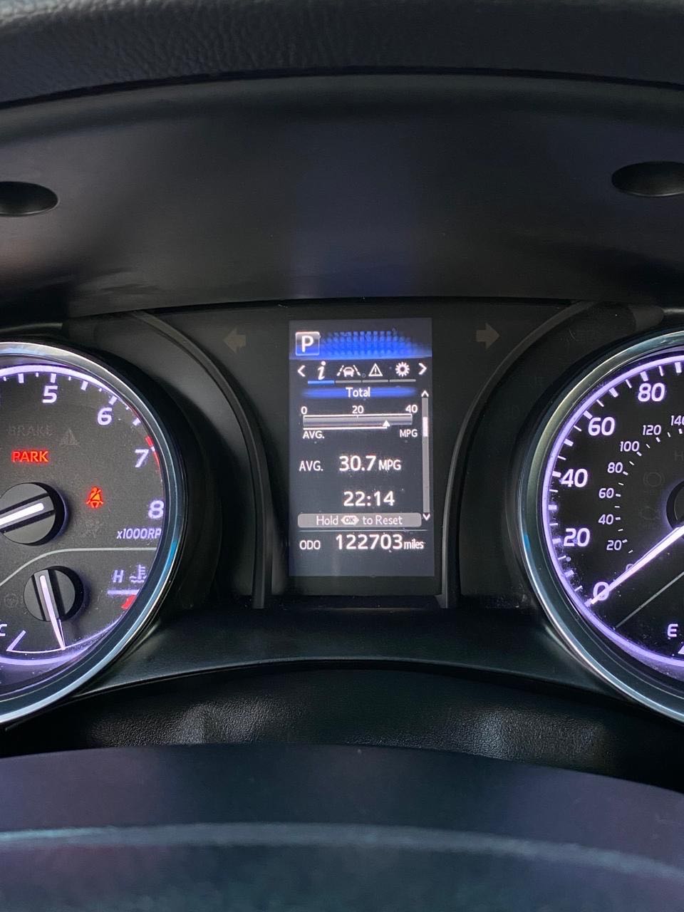 Car Image 2020 TOYOTA CAMRY LE
