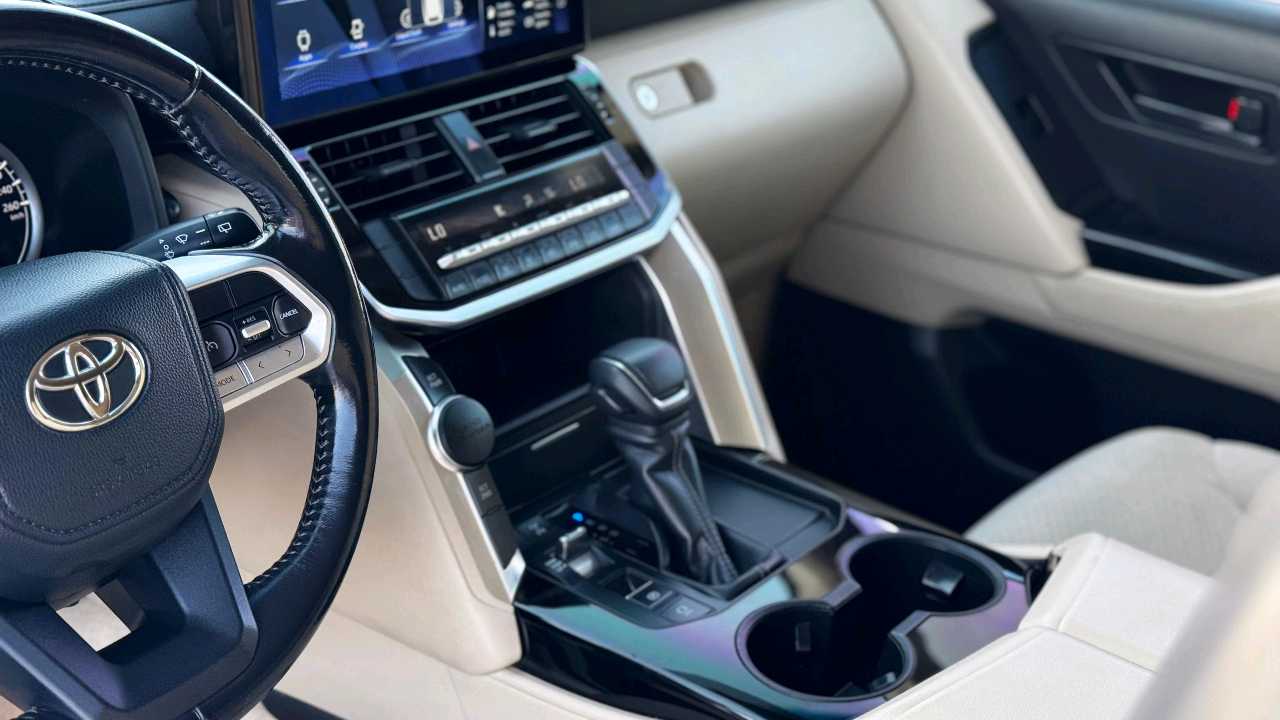 Car Image 2022 TOYOTA LAND CRUISER GX.R