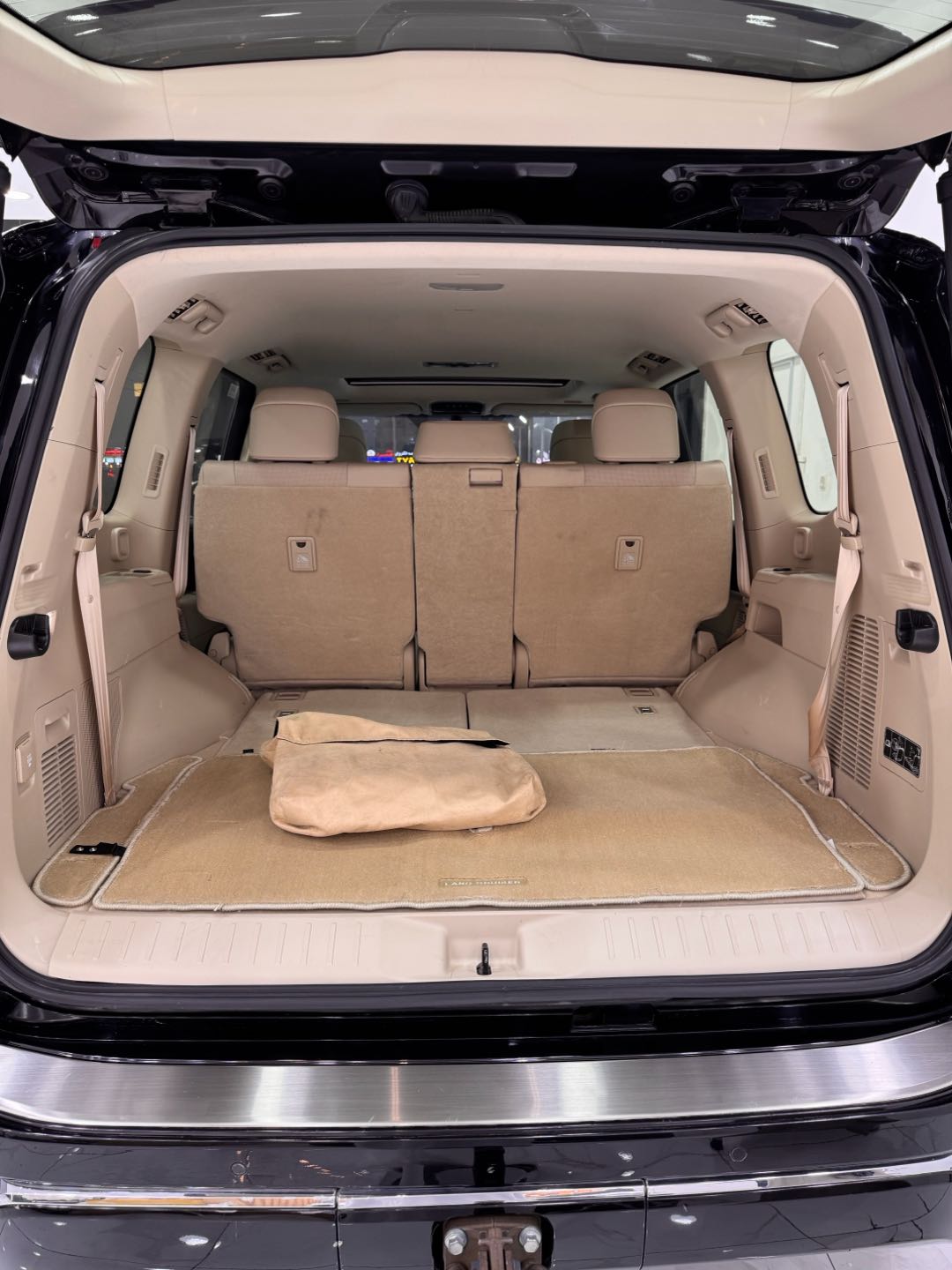 Car Image 2023 TOYOTA LAND CRUISER VX