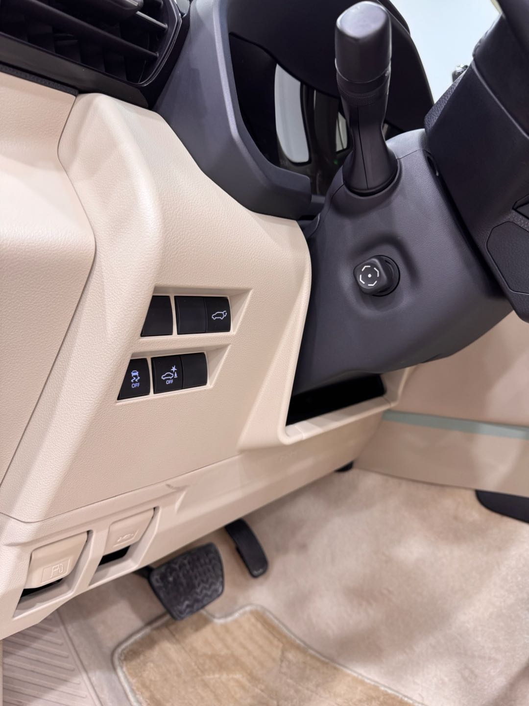 Car Image 2023 TOYOTA LAND CRUISER VX