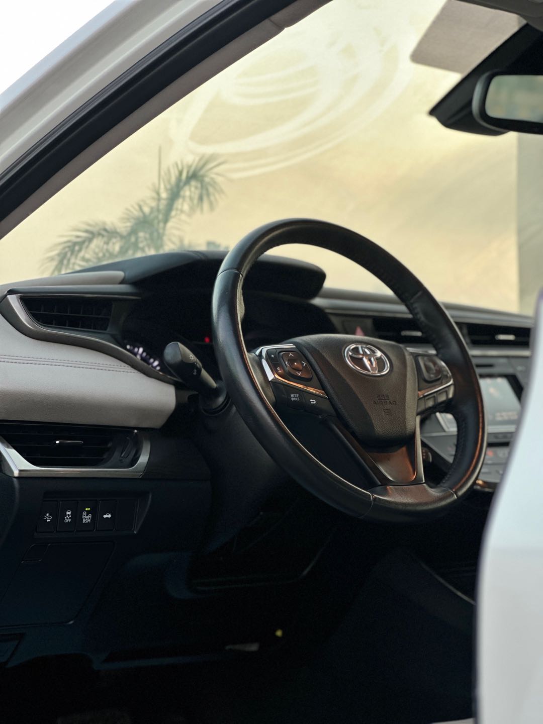 Car Image 2017 TOYOTA AVALON XLE