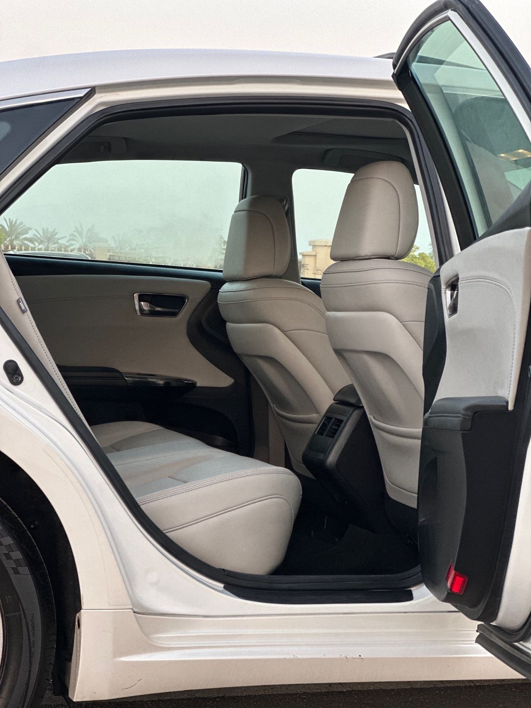 Car Image 2017 TOYOTA AVALON XLE