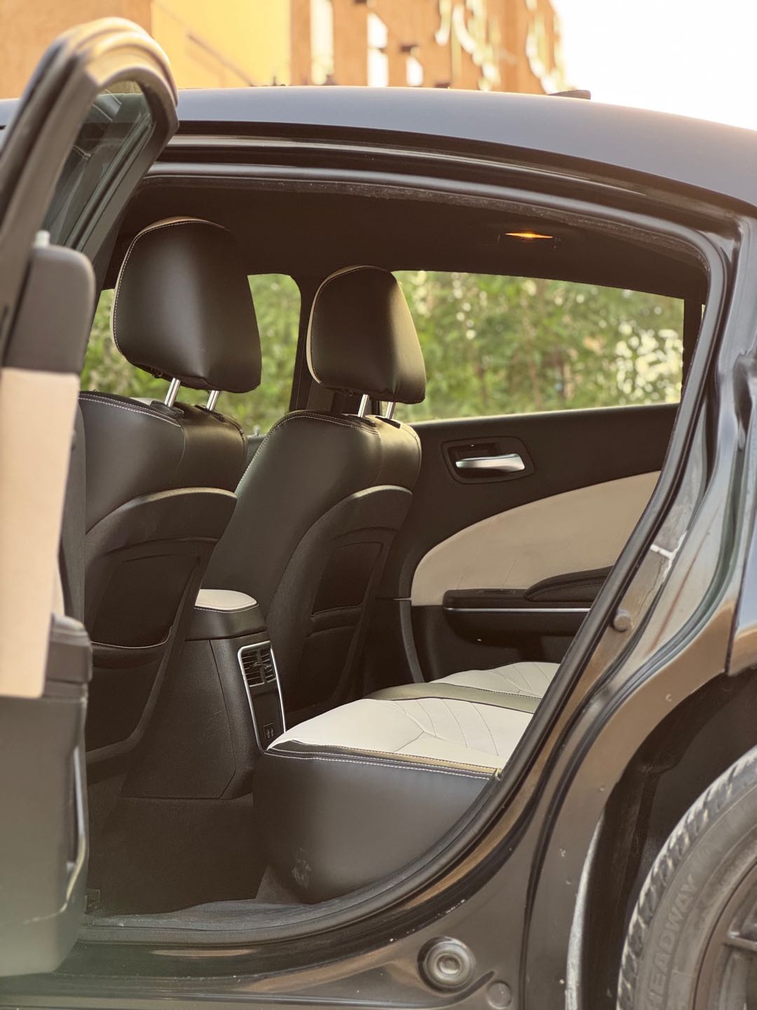Car Image 2018 DODGE CHARGER R/T