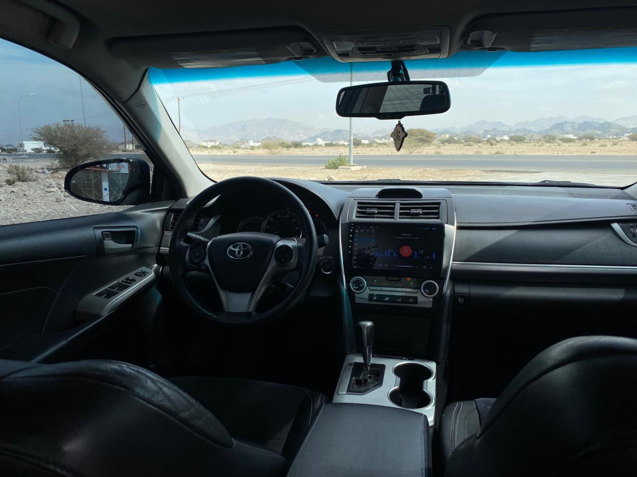 Car Image 2014 TOYOTA CAMRY SE