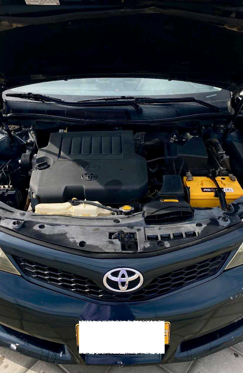 Car Image 2014 TOYOTA CAMRY SE