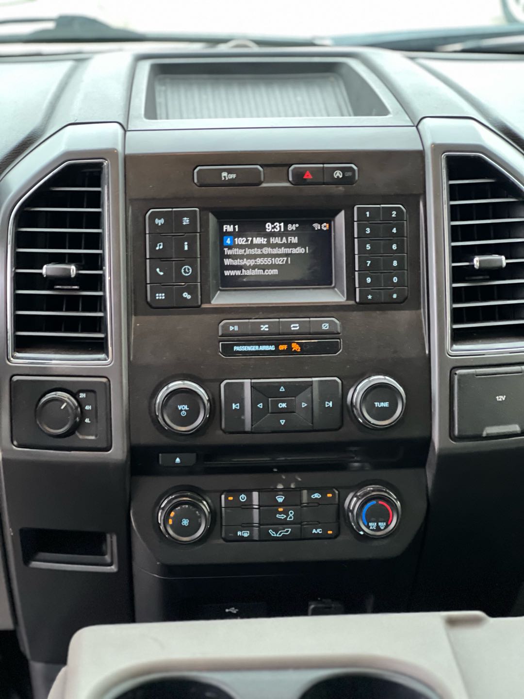 Car Image 2018 FORD F-150 XLT