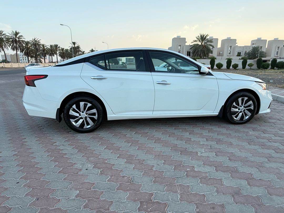 Car Image 2020 NISSAN ALTIMA S