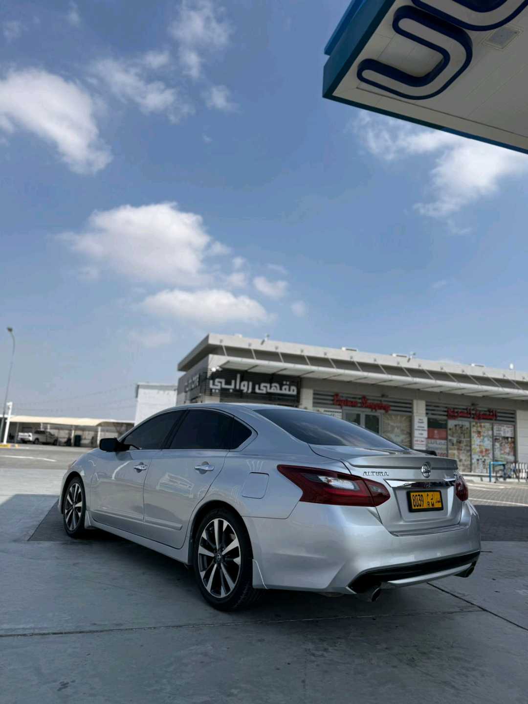 Car Image 2017 NISSAN ALTIMA SR