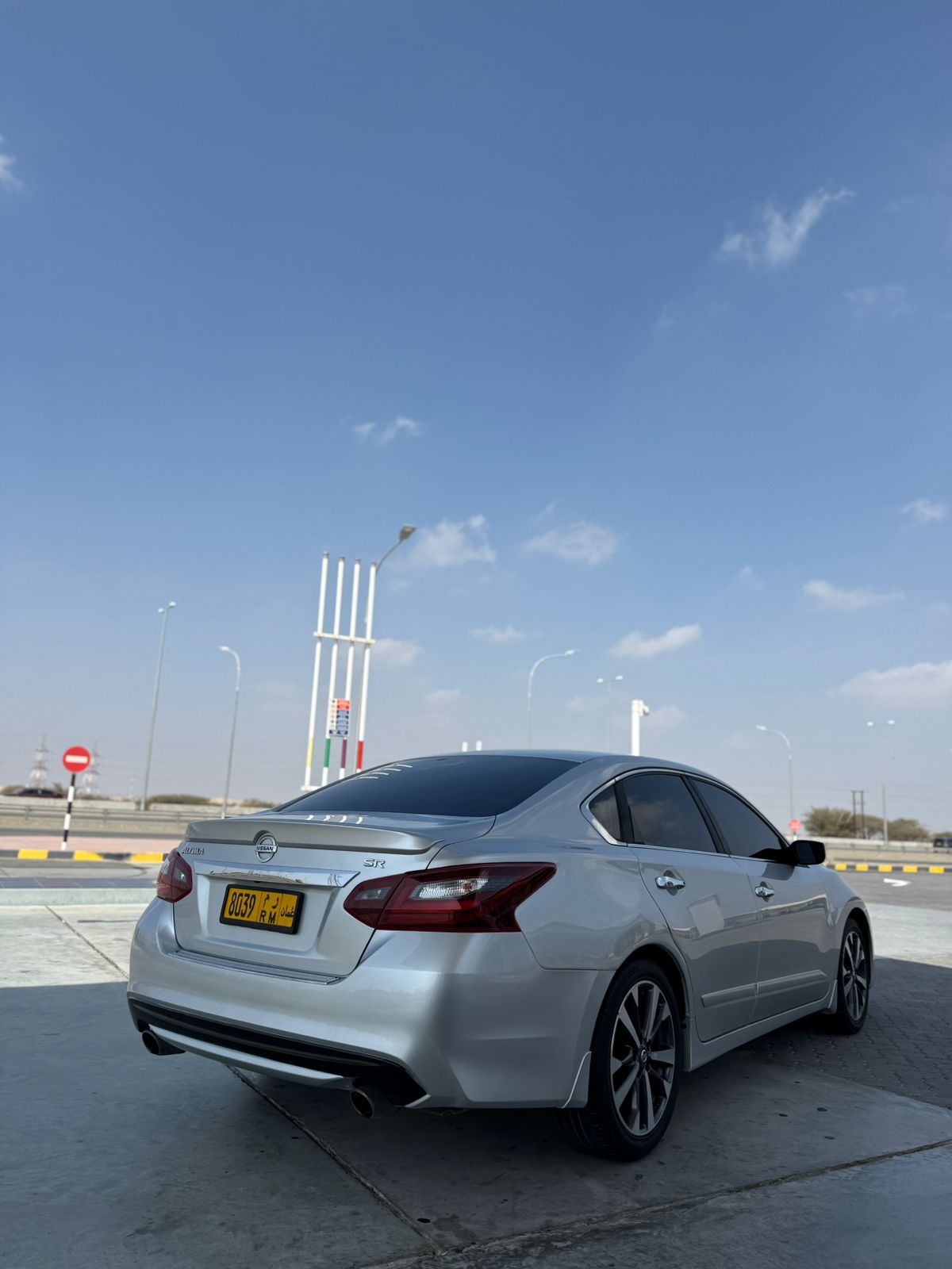 Car Image 2017 NISSAN ALTIMA SR