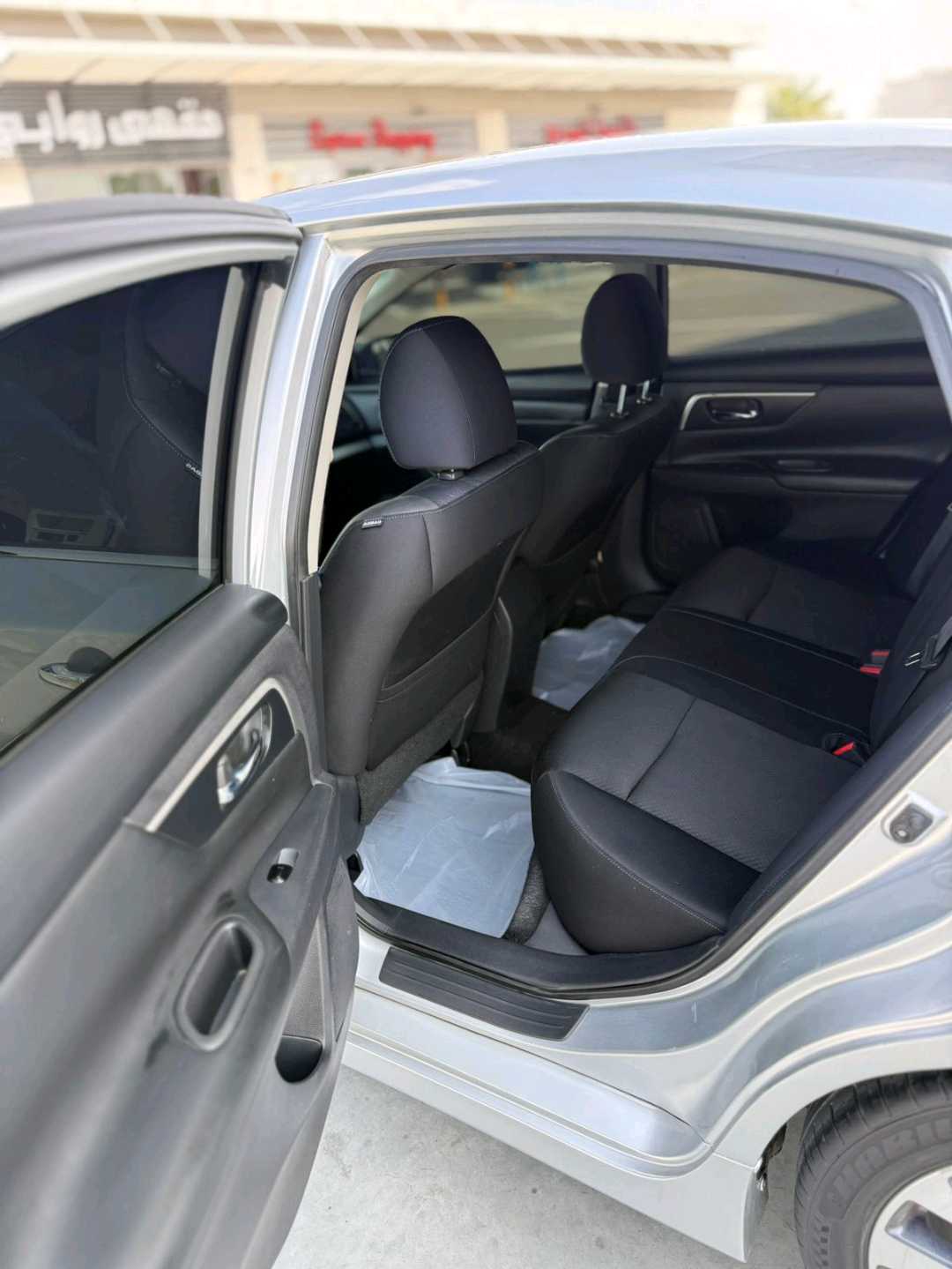 Car Image 2017 NISSAN ALTIMA SR