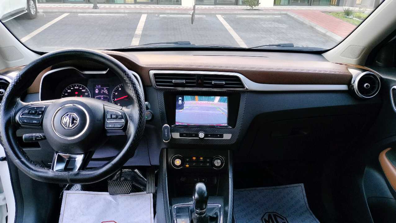 أم جي ZS 2022