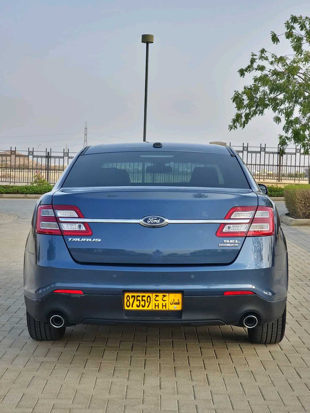 Car Image 2018 FORD TAURUS 