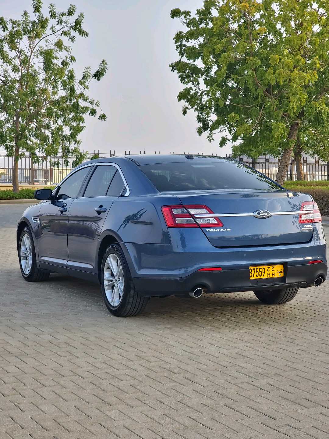 Car Image 2018 FORD TAURUS 