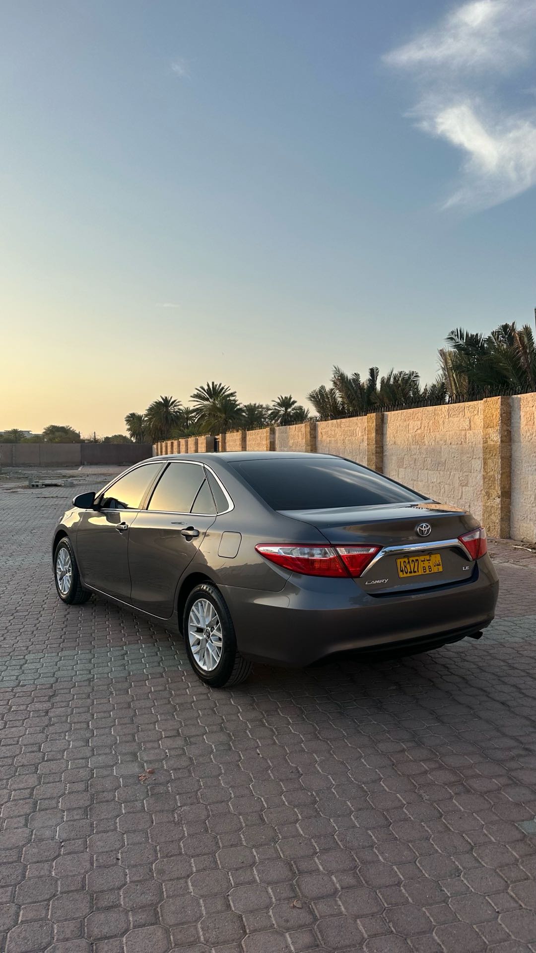 Car Image 2017 TOYOTA CAMRY LE