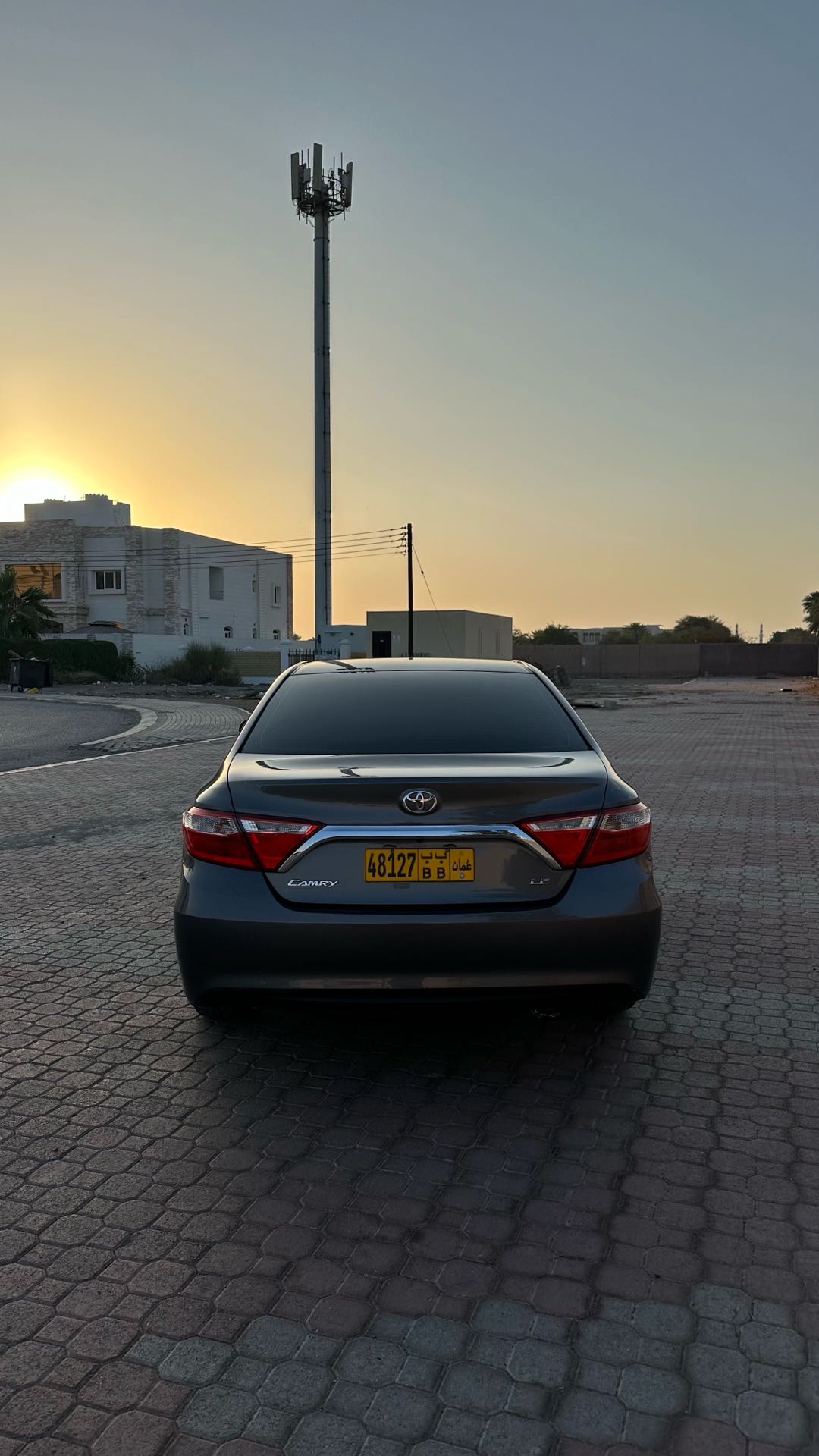 Car Image 2017 TOYOTA CAMRY LE