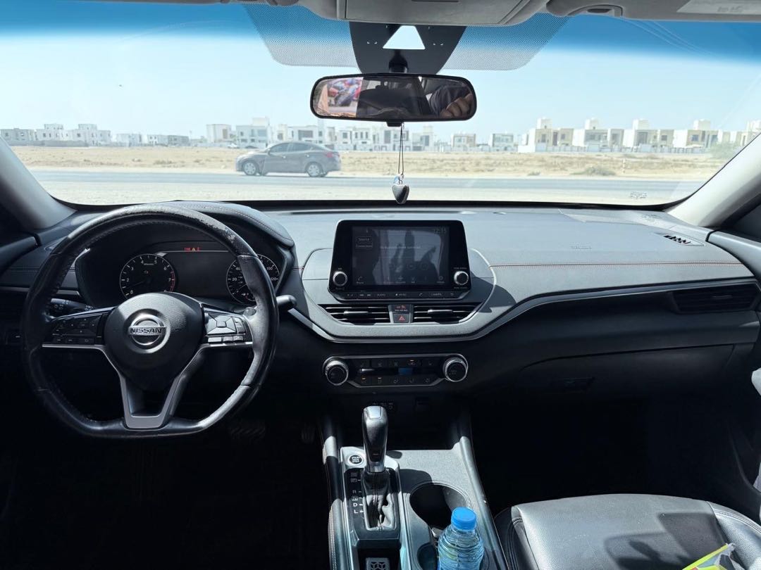 Car Image 2019 NISSAN ALTIMA SR