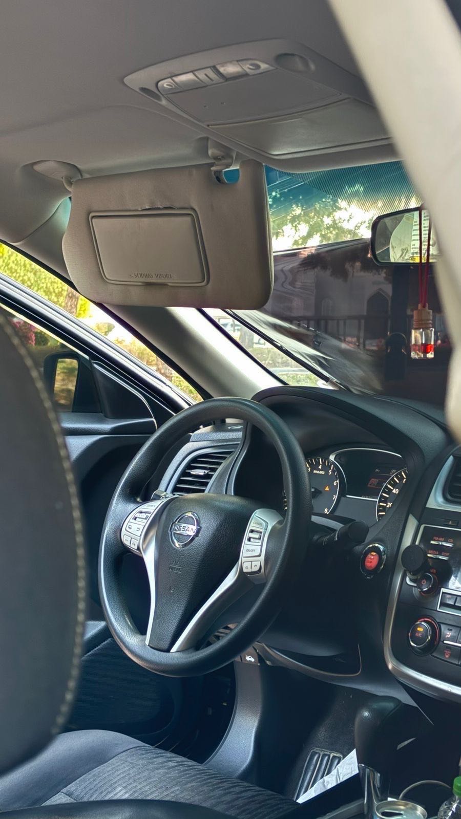 Car Image 2018 NISSAN ALTIMA S