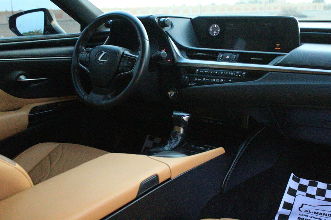 Car Image 2019 LEXUS ES 350