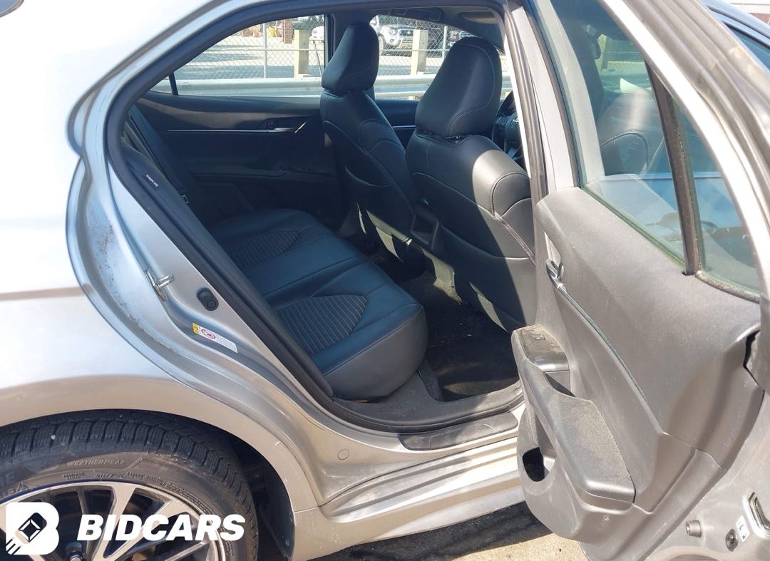 Car Image 2019 TOYOTA CAMRY