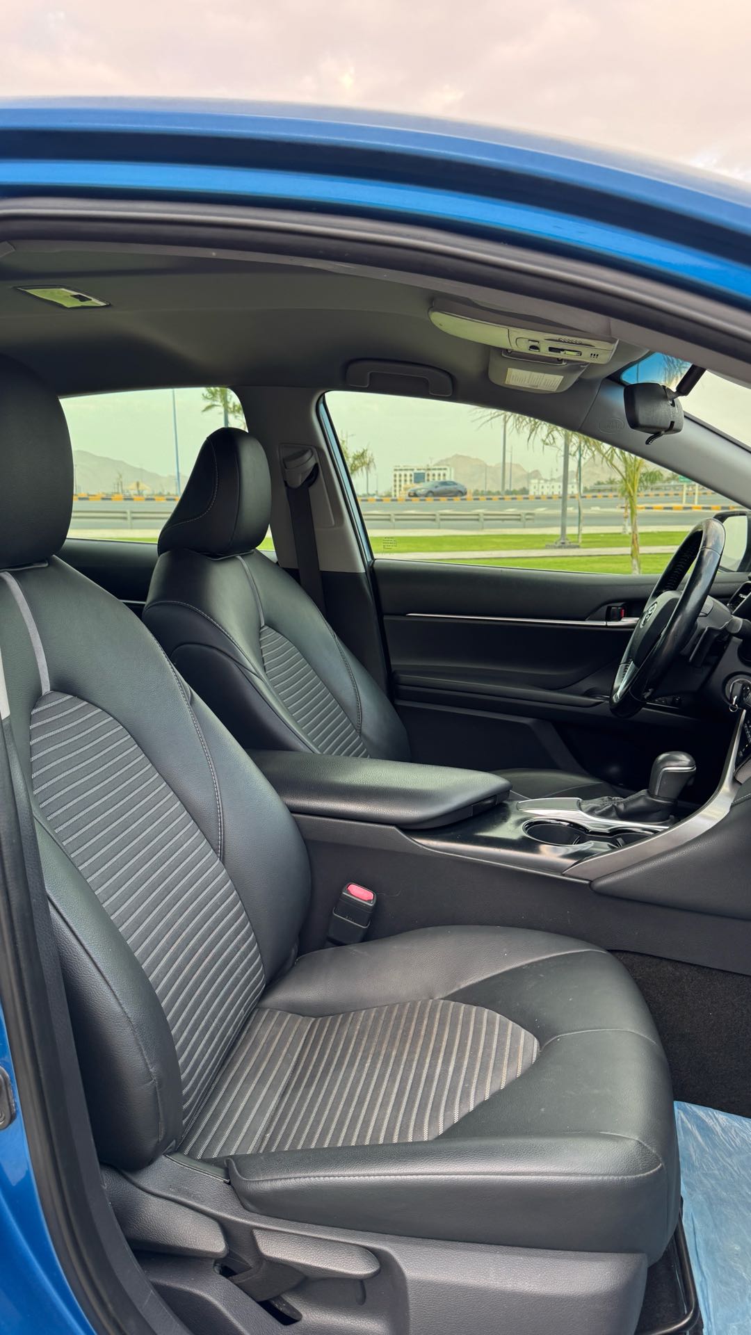 Car Image 2019 TOYOTA CAMRY SE
