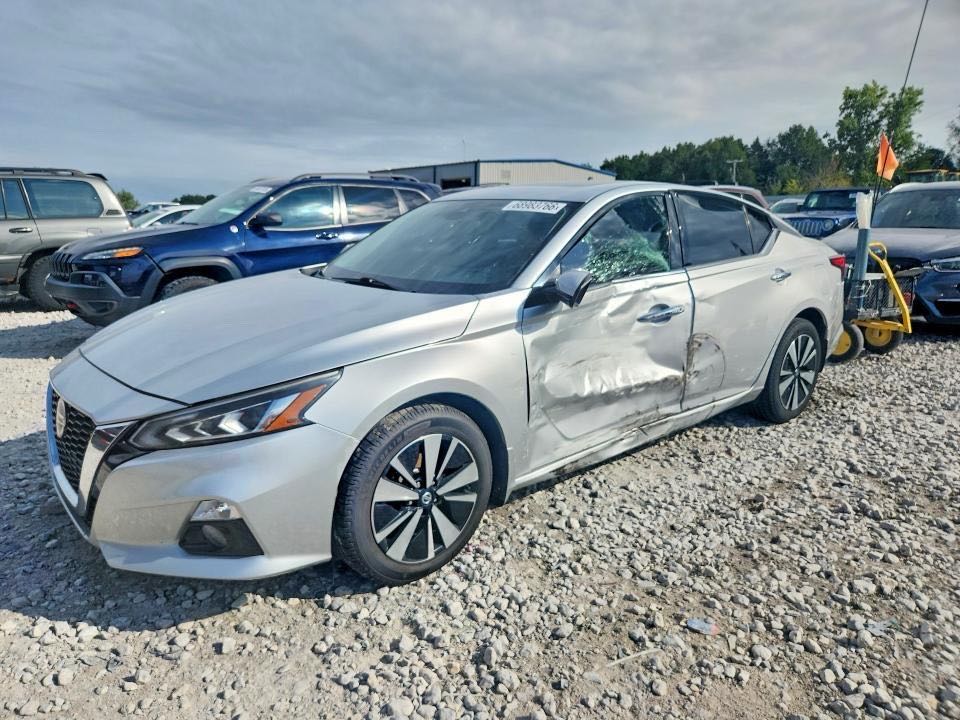 Car Image 2019 NISSAN ALTIMA