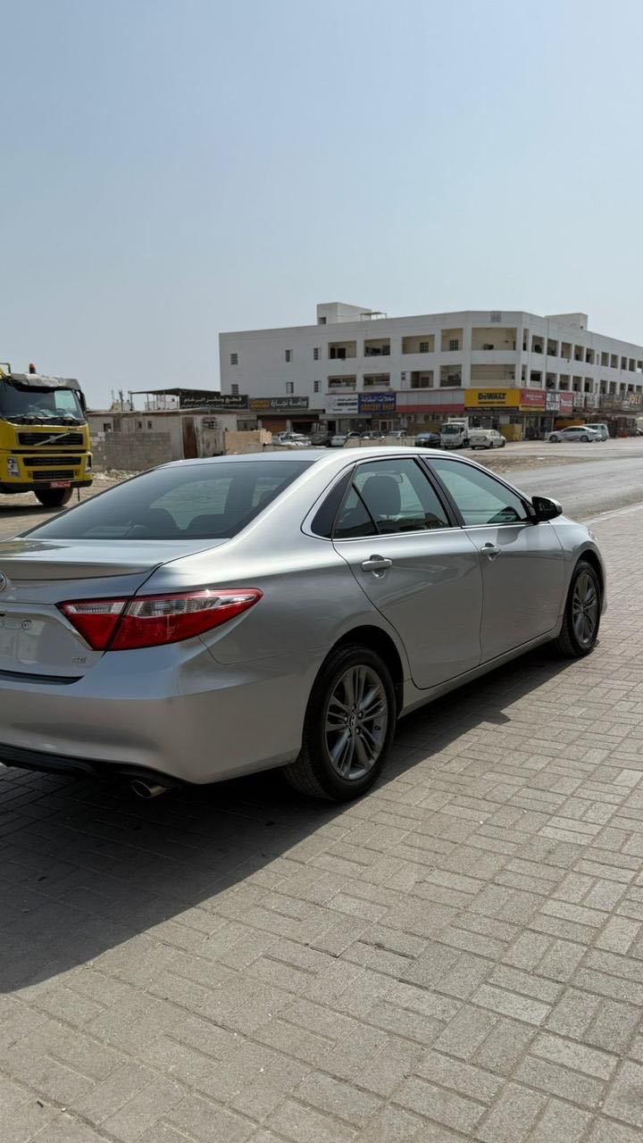 Car Image 2017 TOYOTA CAMRY SE
