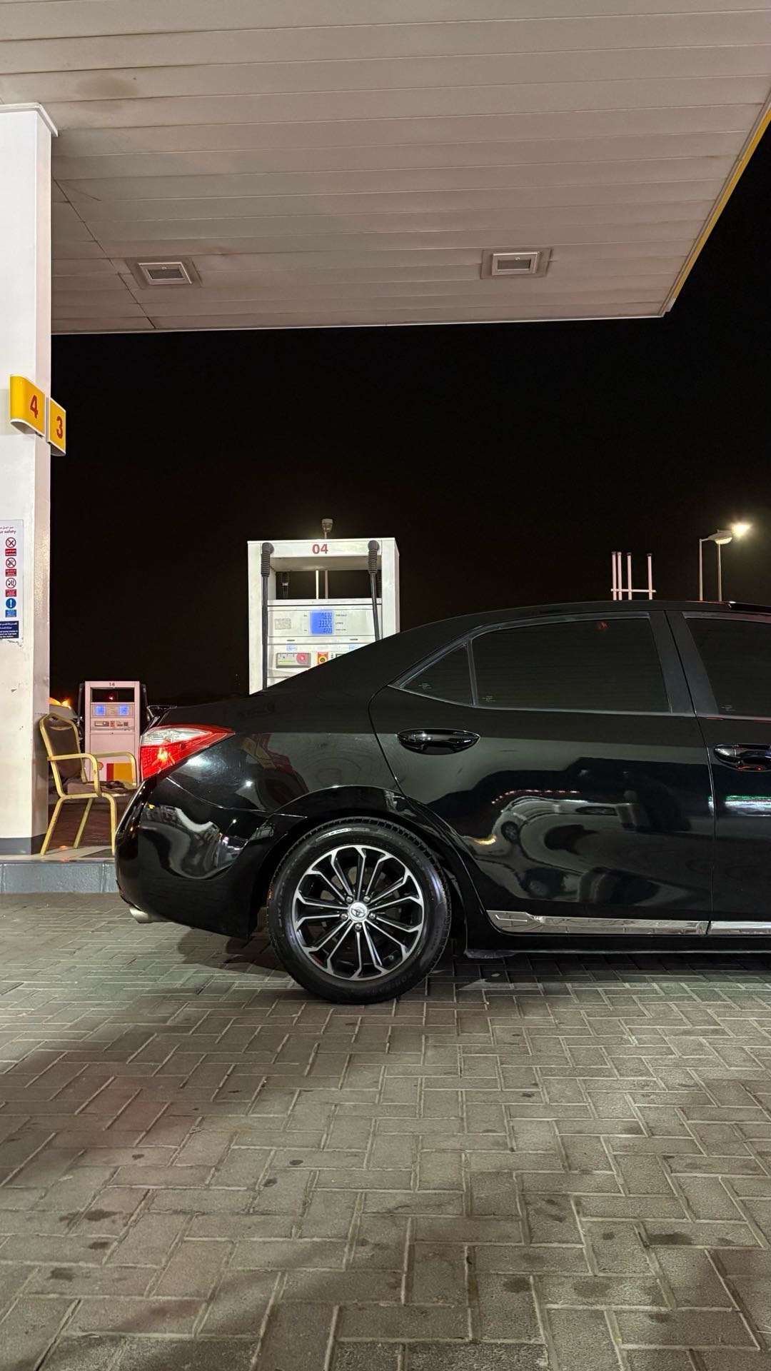 Car Image 2015 TOYOTA COROLLA LE