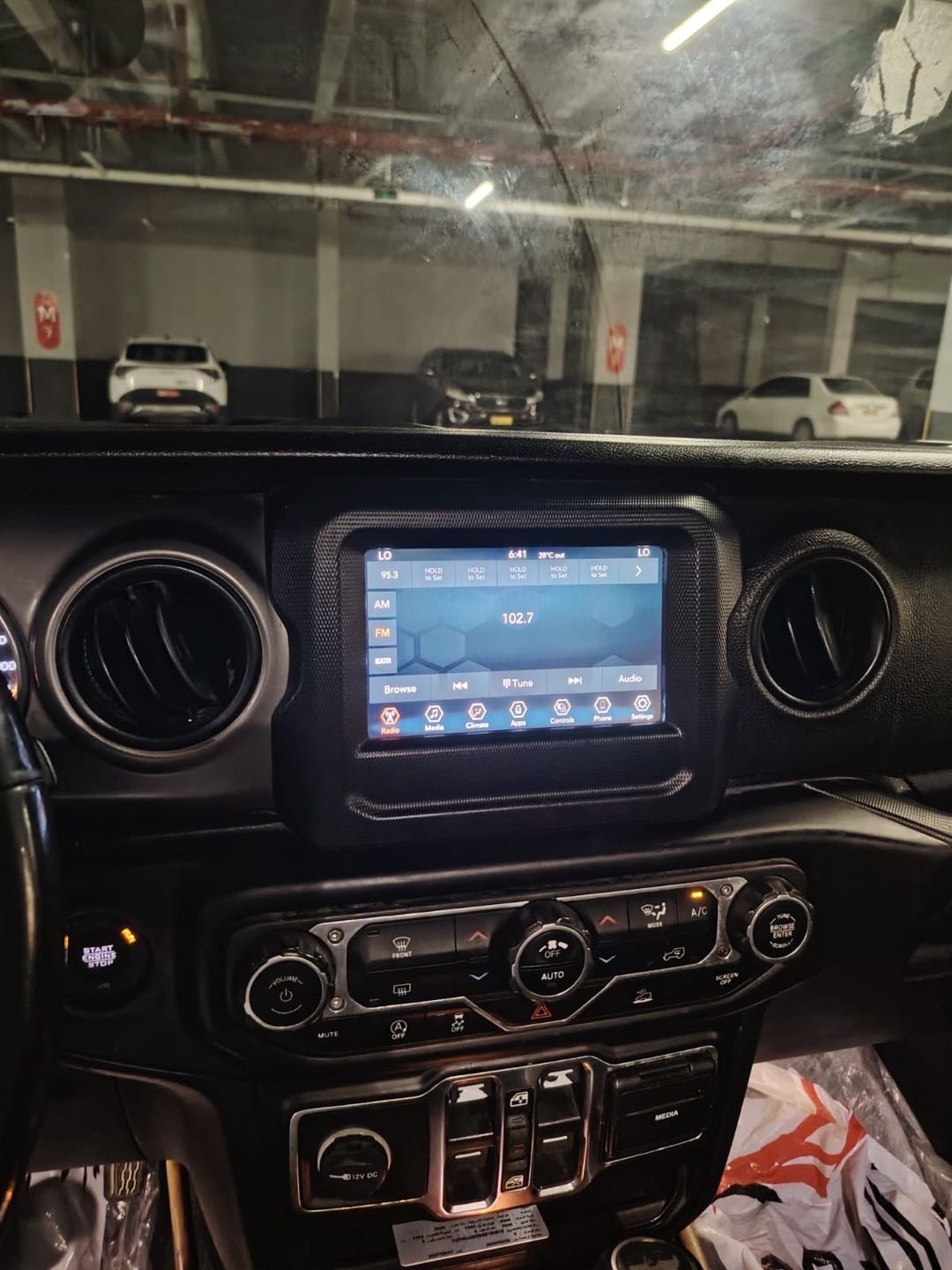 Car Image 2021 JEEP WRANGLER Sport