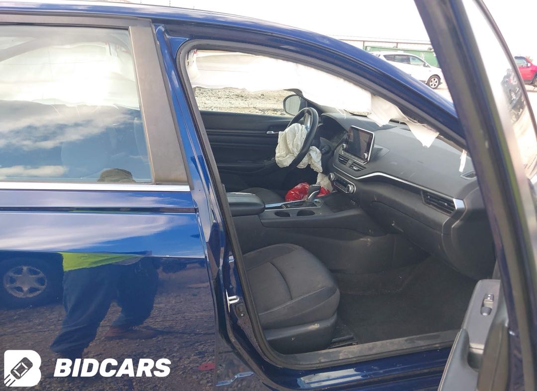 Car Image 2019 NISSAN ALTIMA