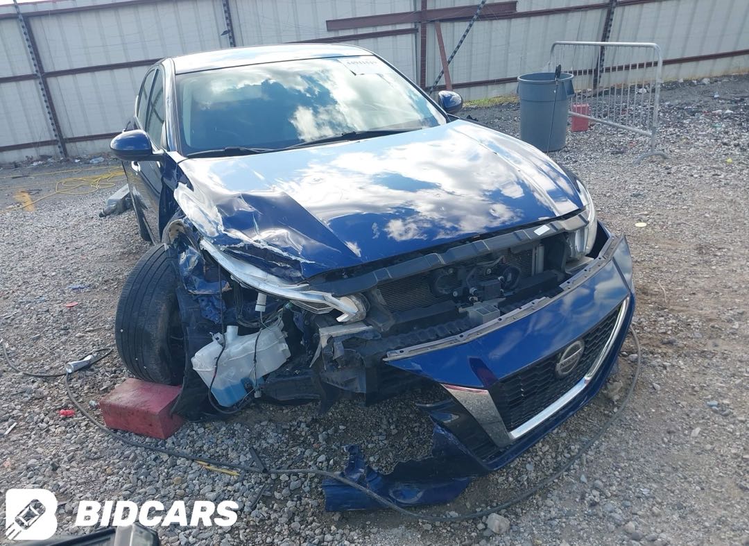Car Image 2019 NISSAN ALTIMA