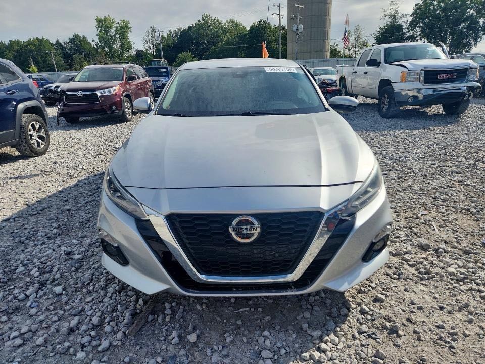 Car Image 2019 NISSAN ALTIMA