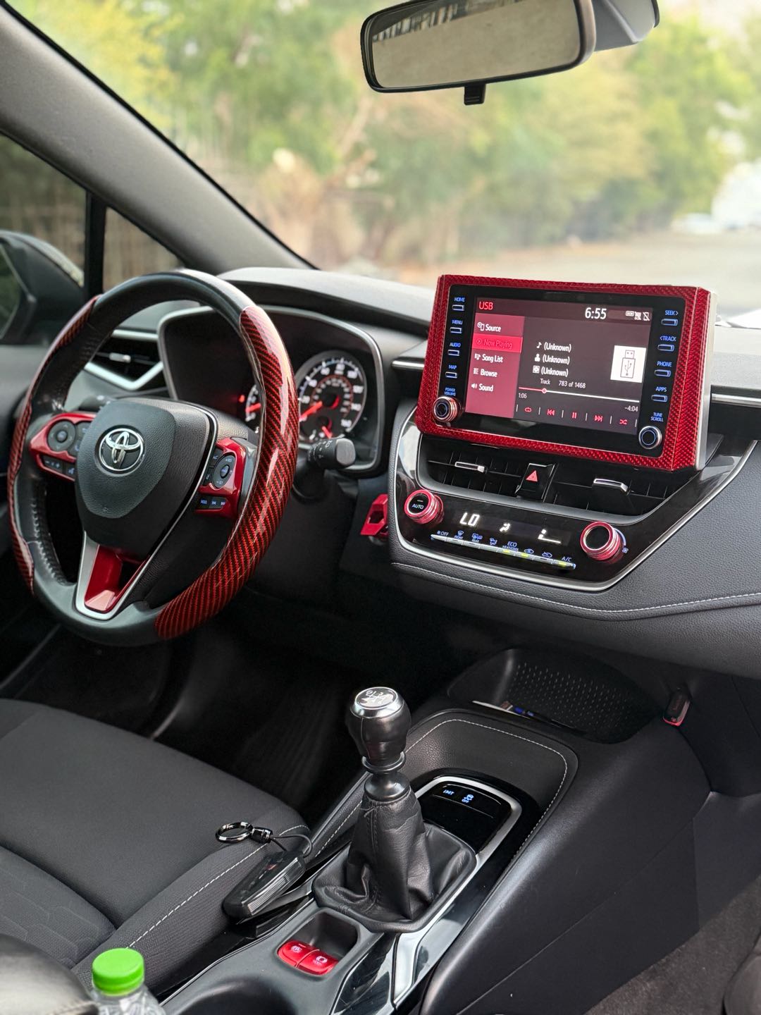 Car Image 2019 TOYOTA COROLLA SE