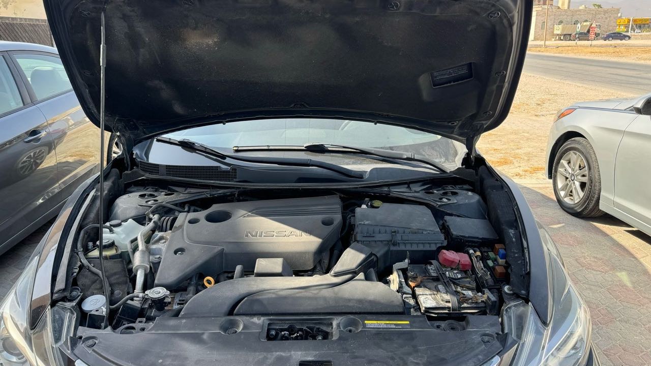 Car Image 2018 NISSAN ALTIMA SV