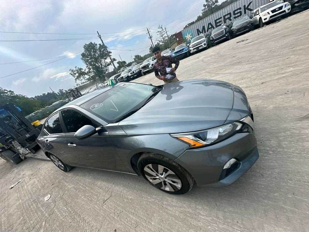 Car Image 2020 NISSAN ALTIMA