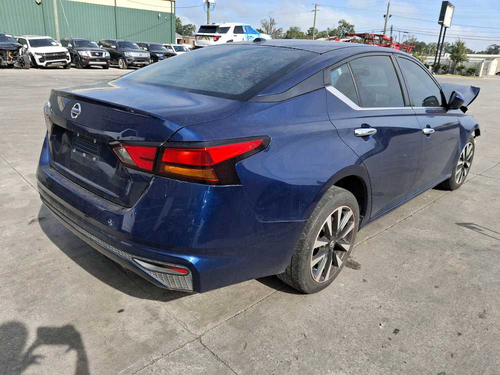 Car Image 2019 NISSAN ALTIMA