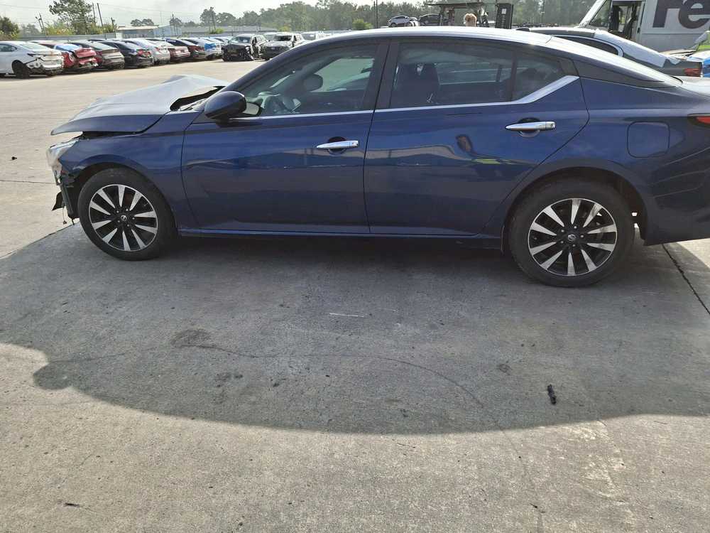 Car Image 2019 NISSAN ALTIMA