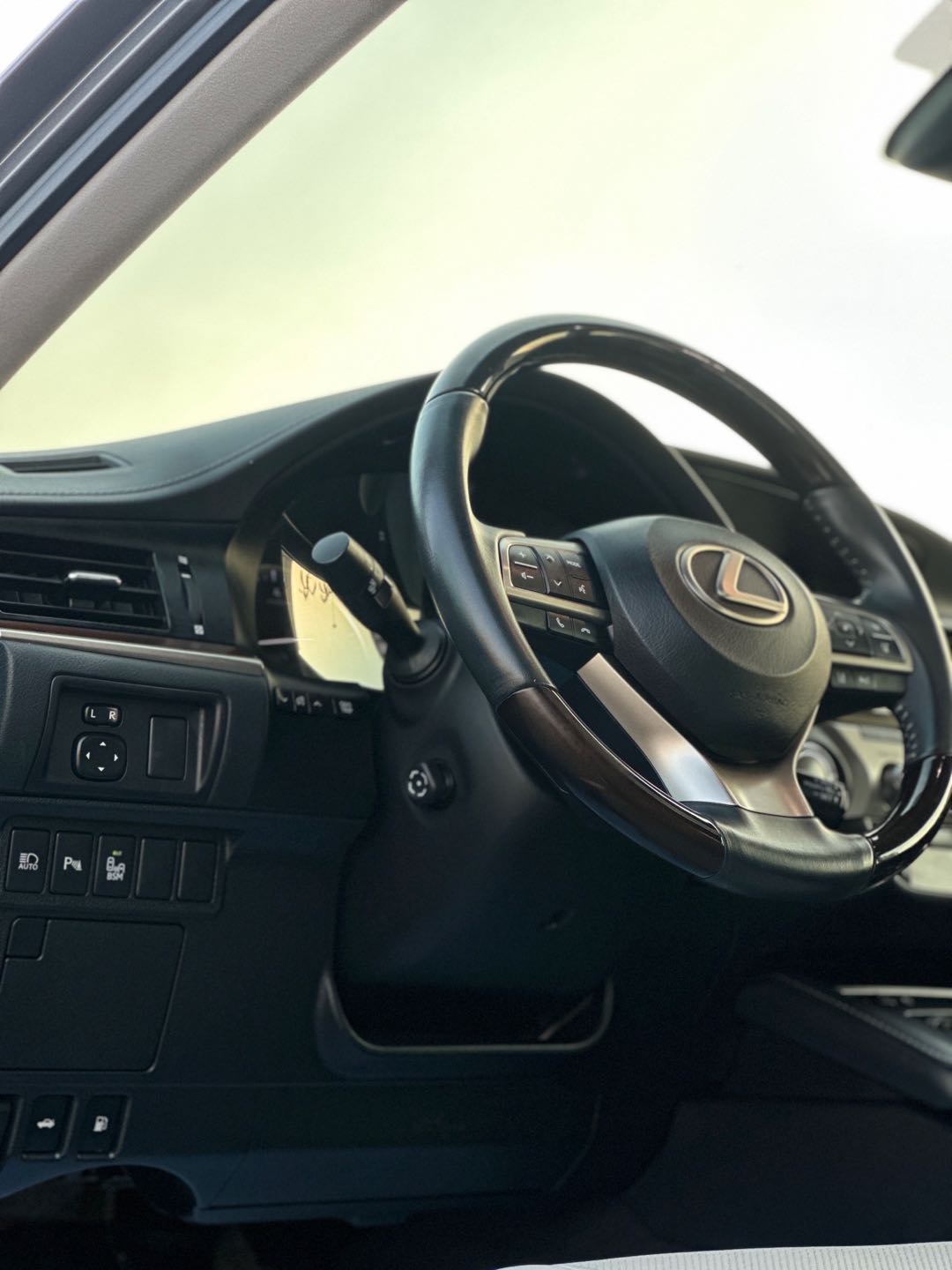 Car Image 2018 LEXUS ES 350