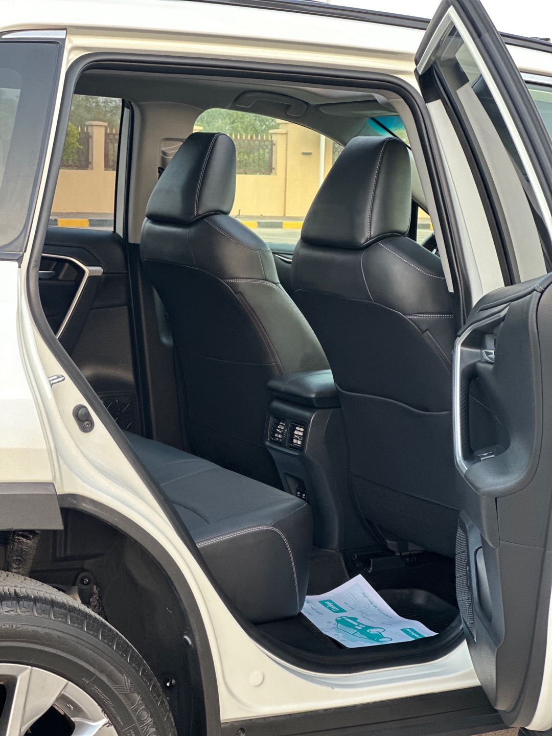 Car Image 2019 TOYOTA RAV4 LIMITED