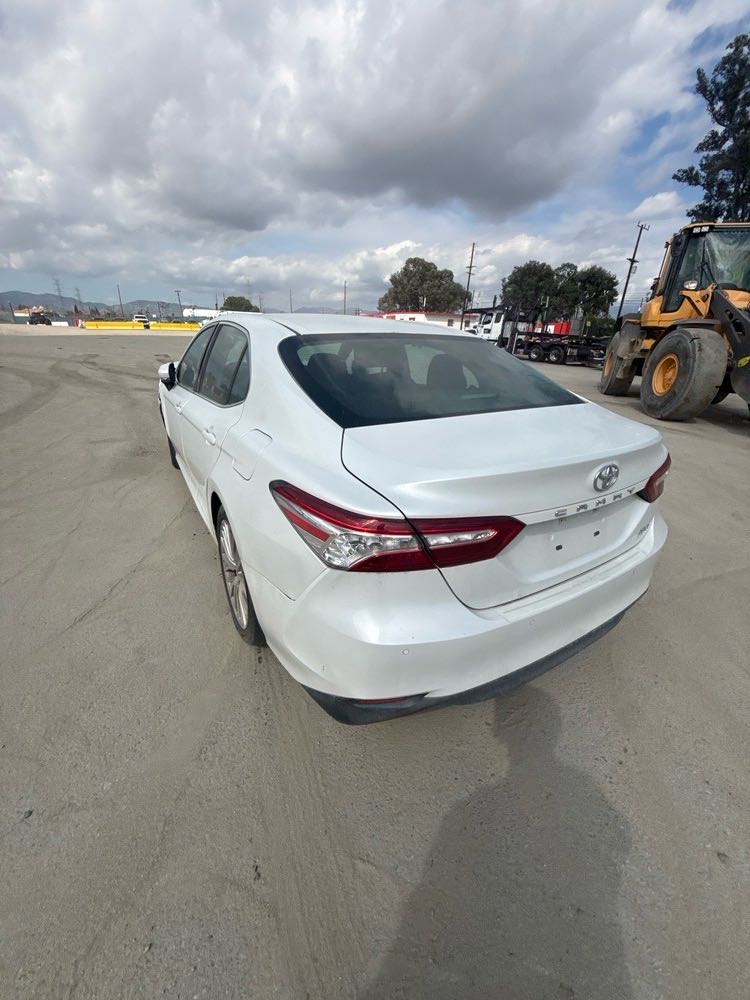Car Image 2018 TOYOTA CAMRY