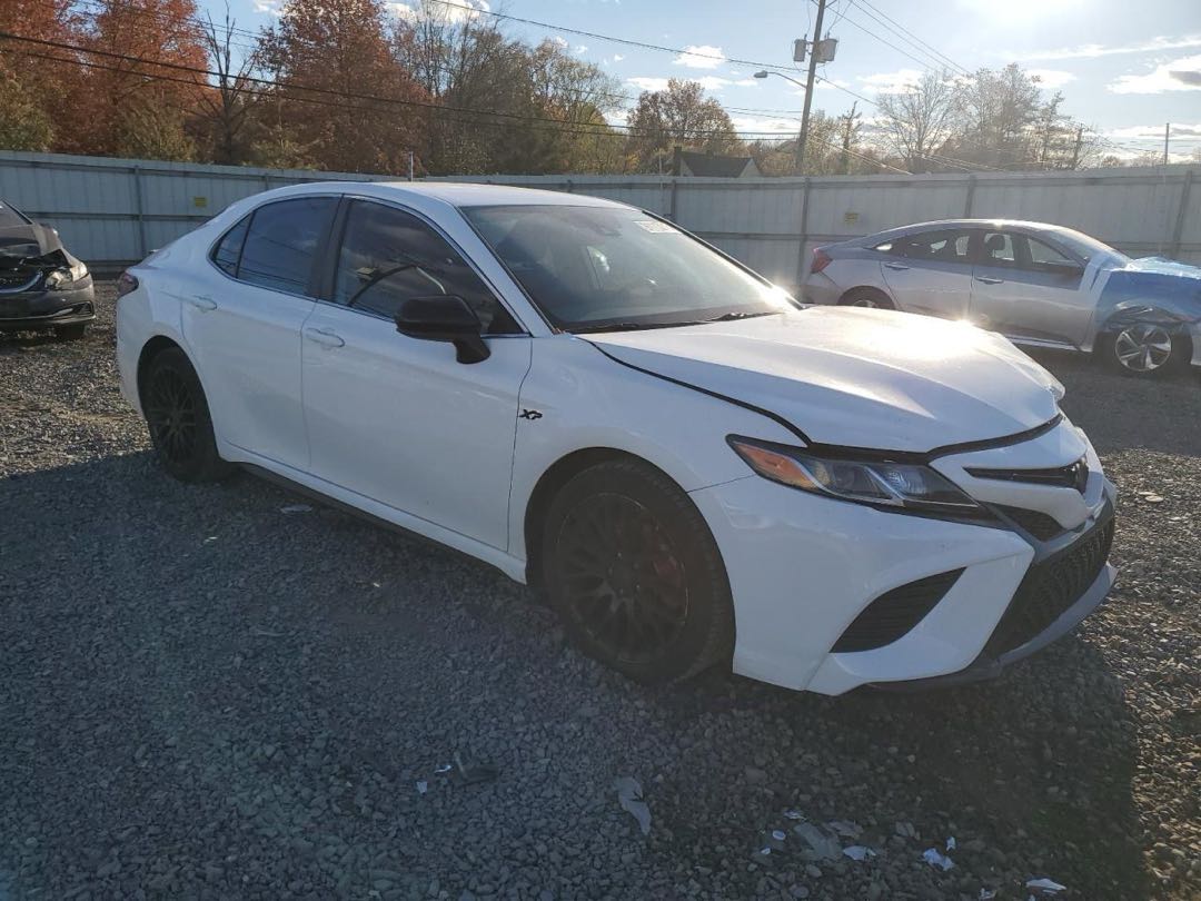 Car Image 2019 TOYOTA CAMRY
