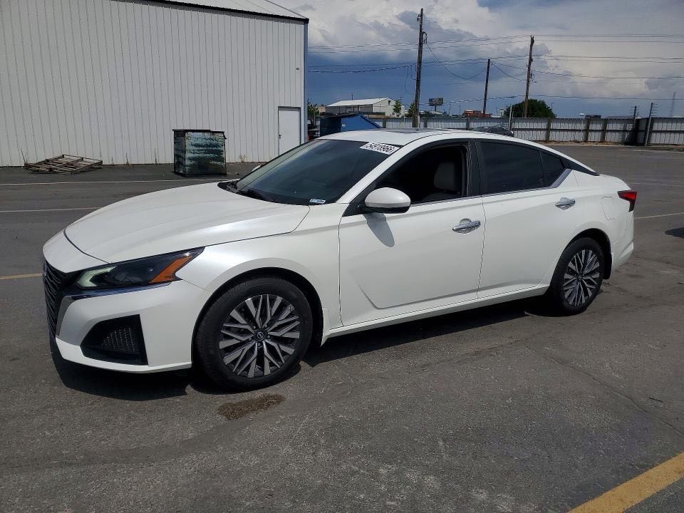 NISSAN ALTIMA SV 2023