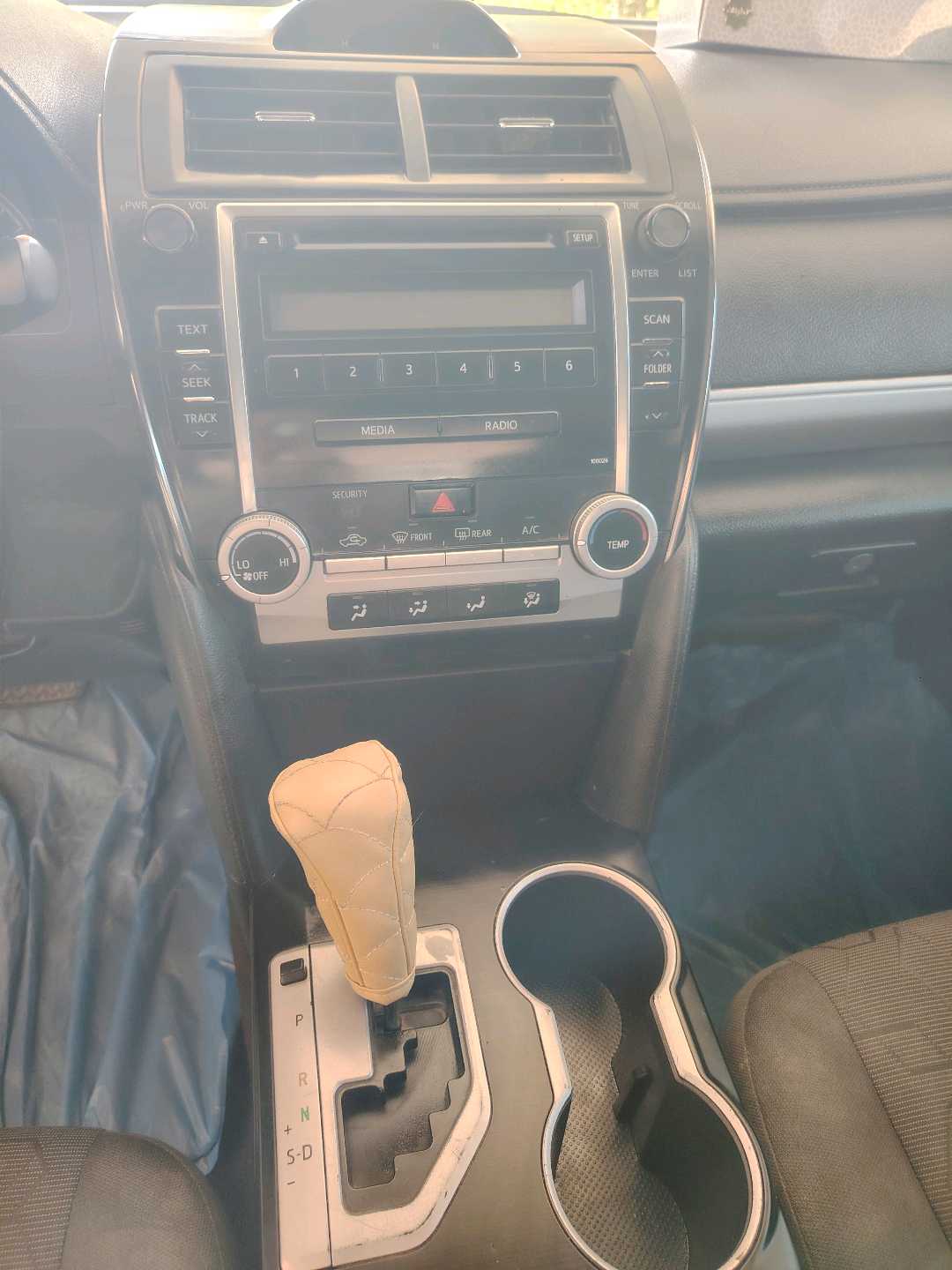 Car Image 2014 TOYOTA CAMRY GL