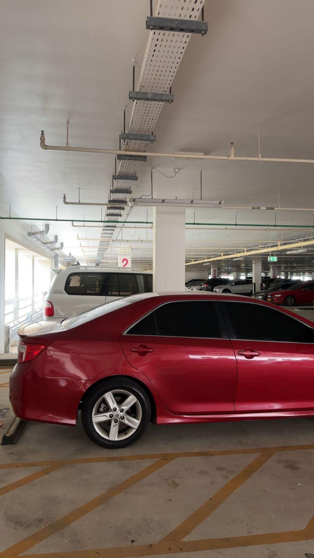 Car Image 2014 TOYOTA CAMRY SE